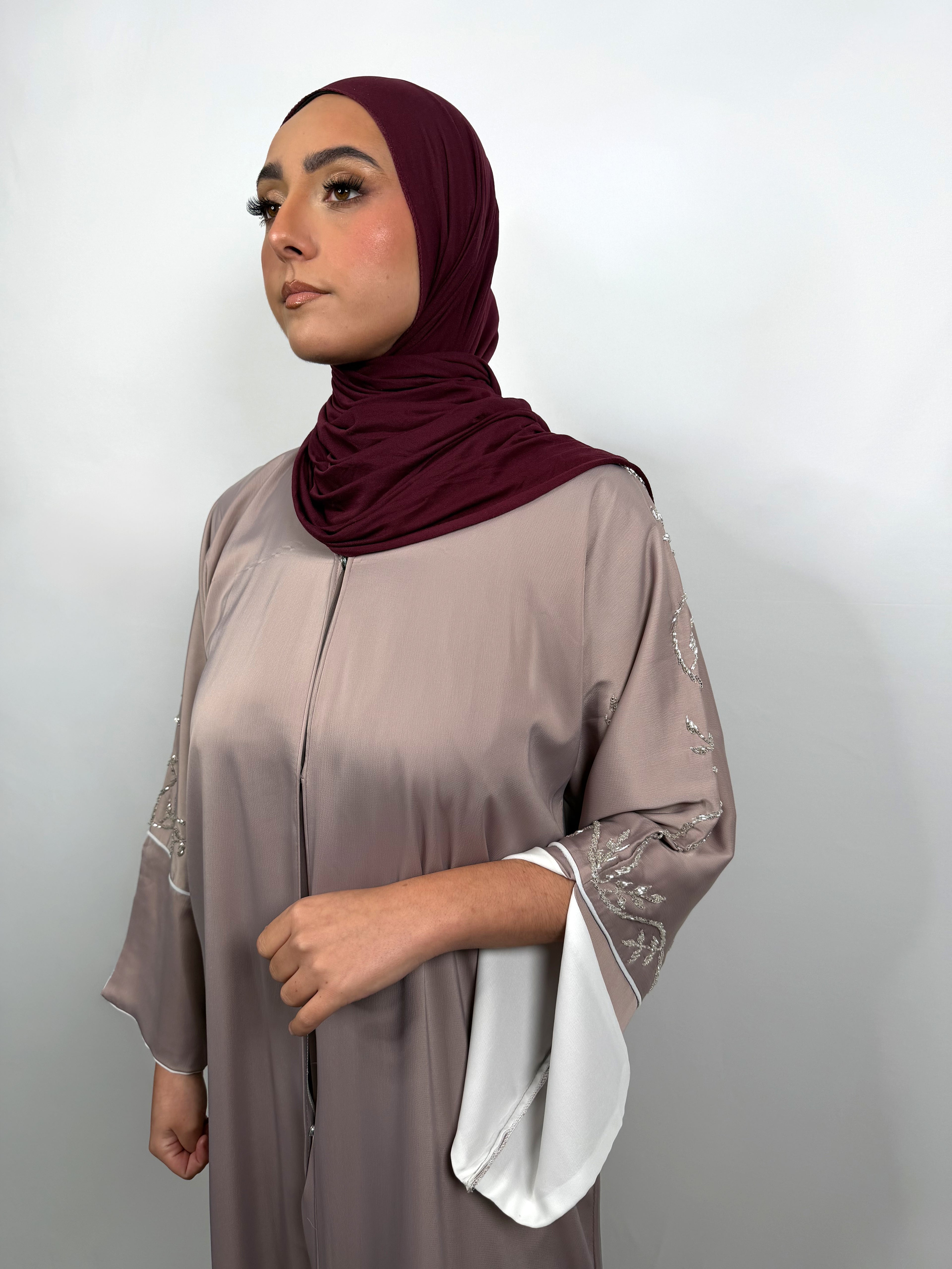 Abaya Amina