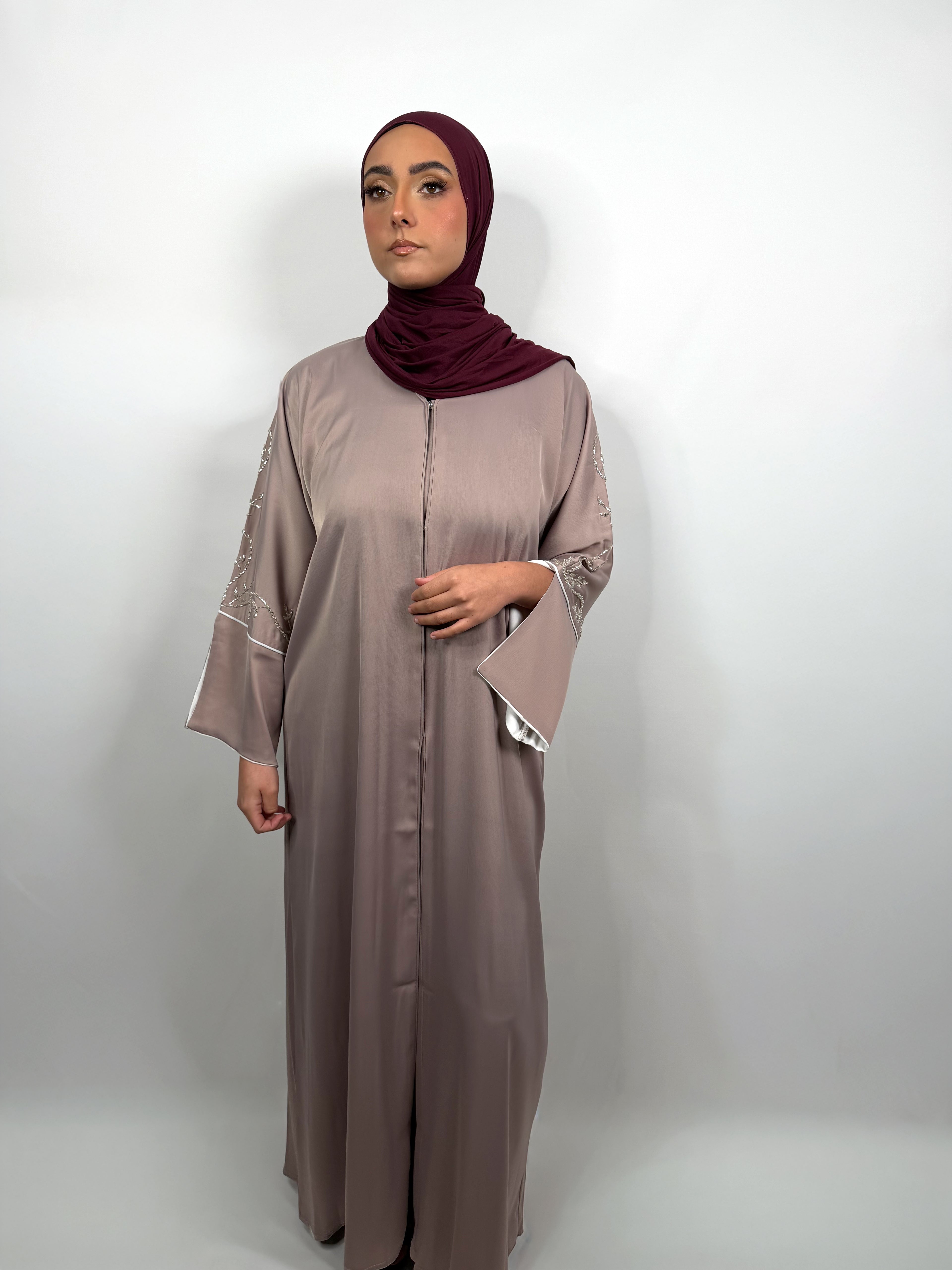 Abaya Amina