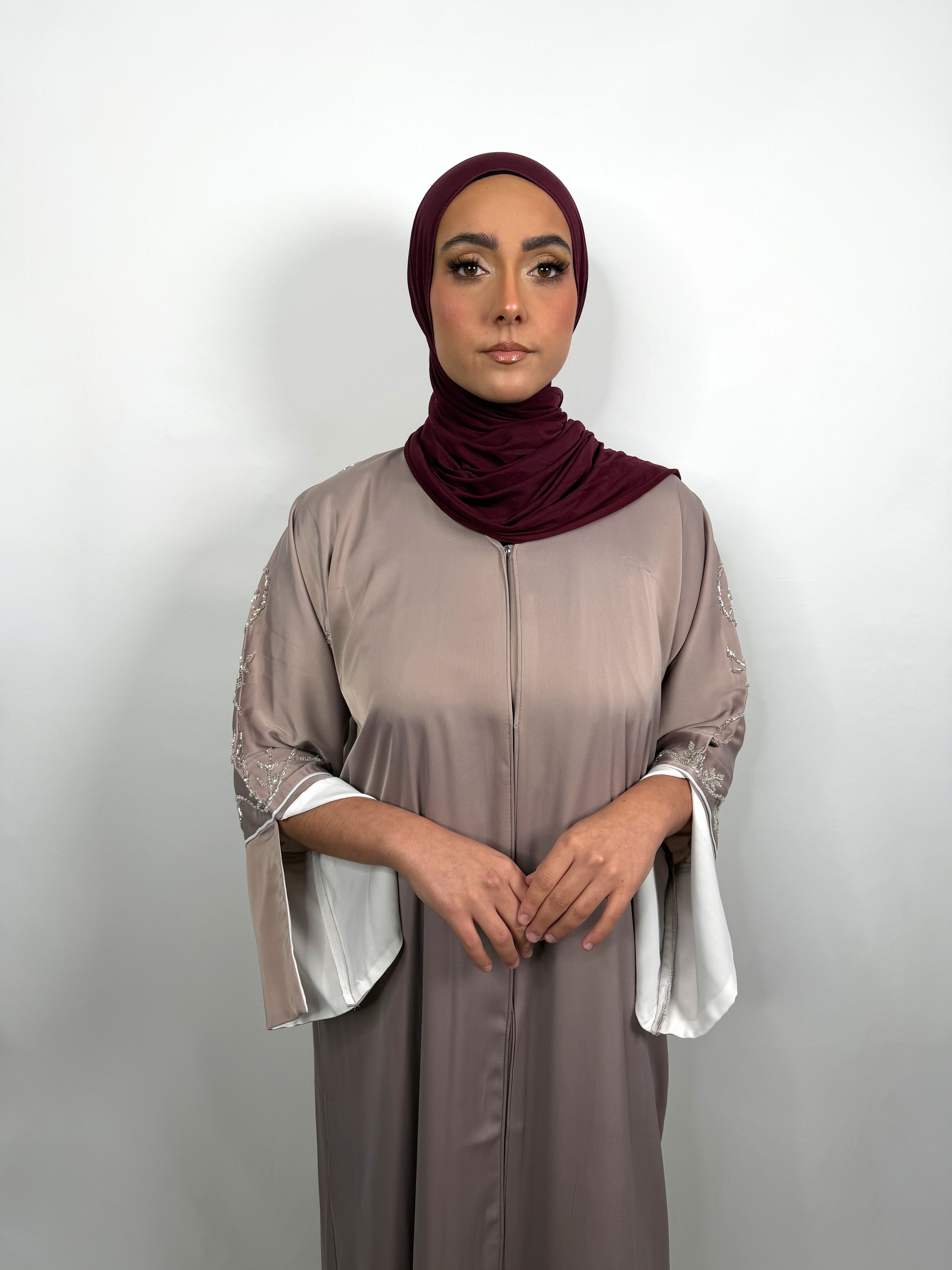 Abaya Amina